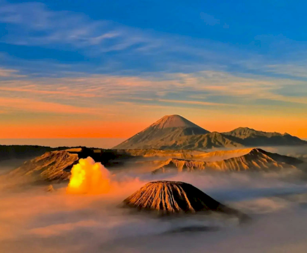 From Malang: Mount Bromo -Mount Ijen 2D1N Tour Package